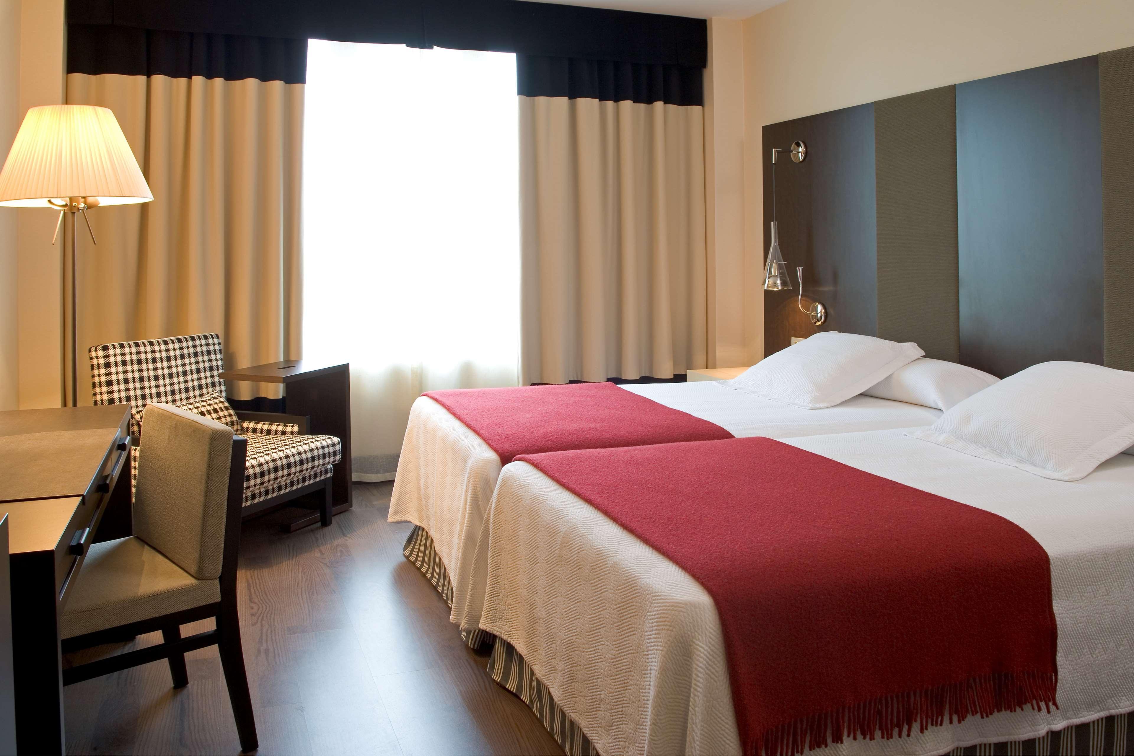 เอนเอ็ช วาลลาโดลิด บาลาโก Hotel บายาโดลิด ภายนอก รูปภาพ