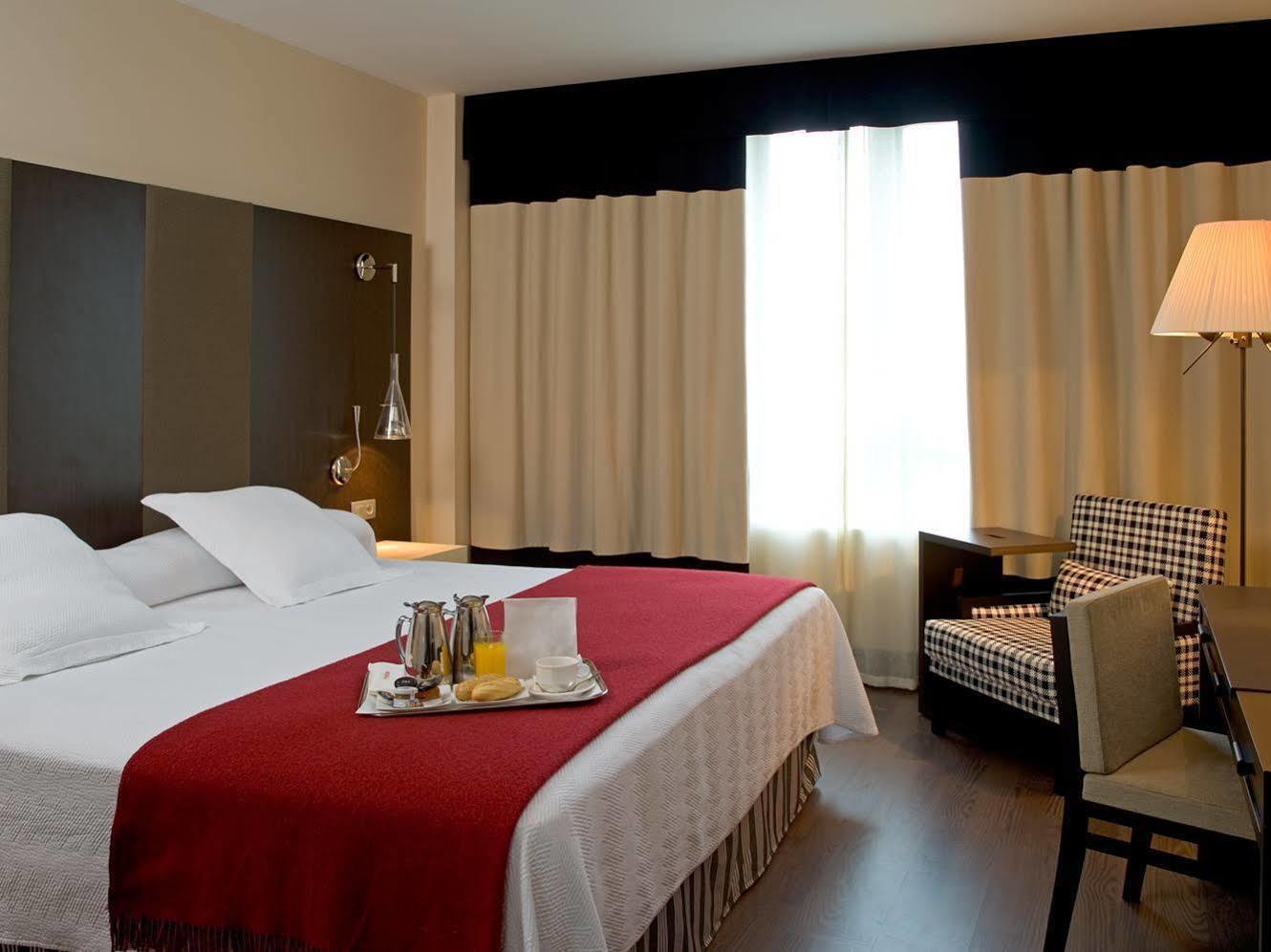 เอนเอ็ช วาลลาโดลิด บาลาโก Hotel บายาโดลิด ภายนอก รูปภาพ