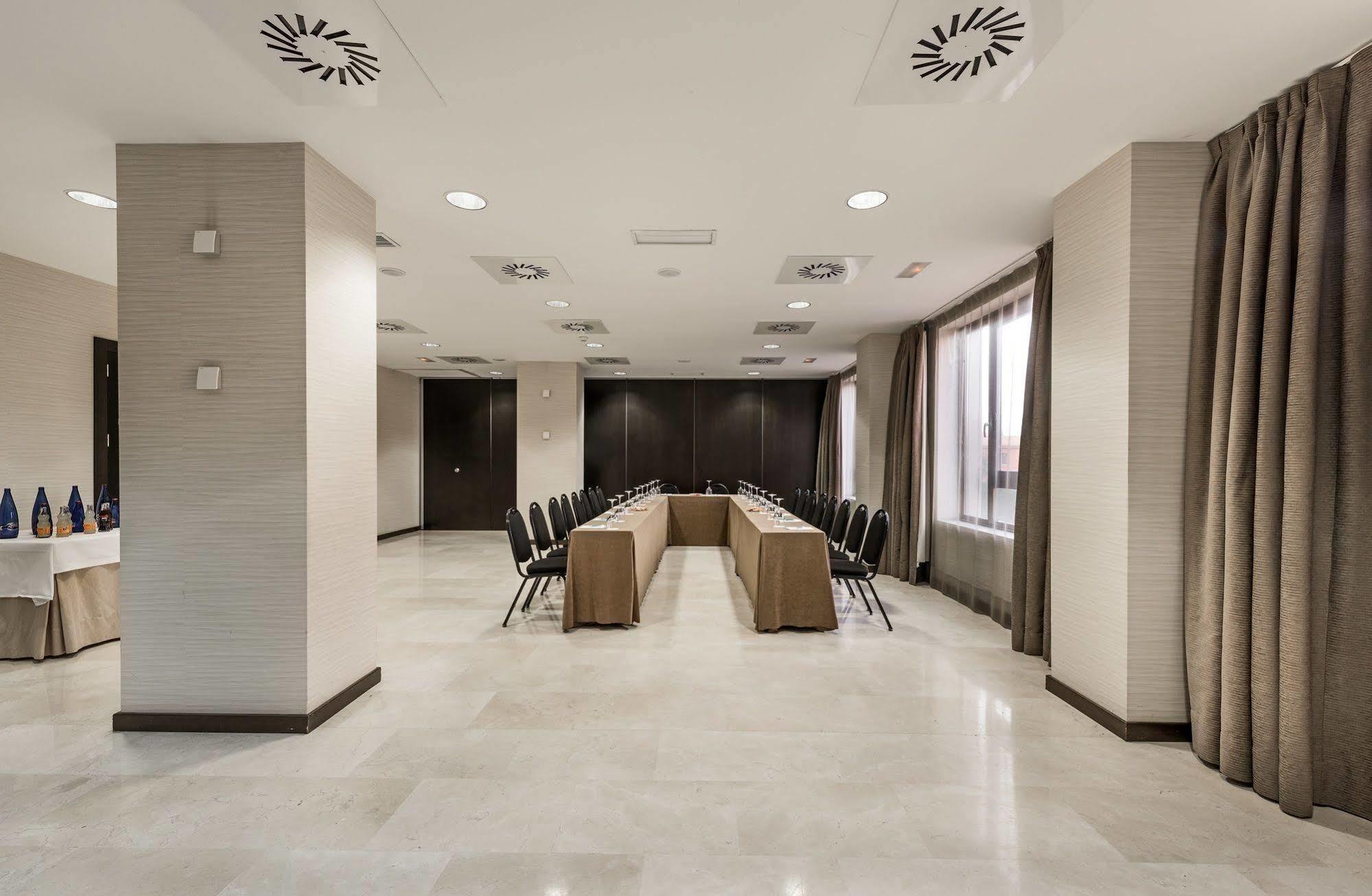 เอนเอ็ช วาลลาโดลิด บาลาโก Hotel บายาโดลิด ภายนอก รูปภาพ